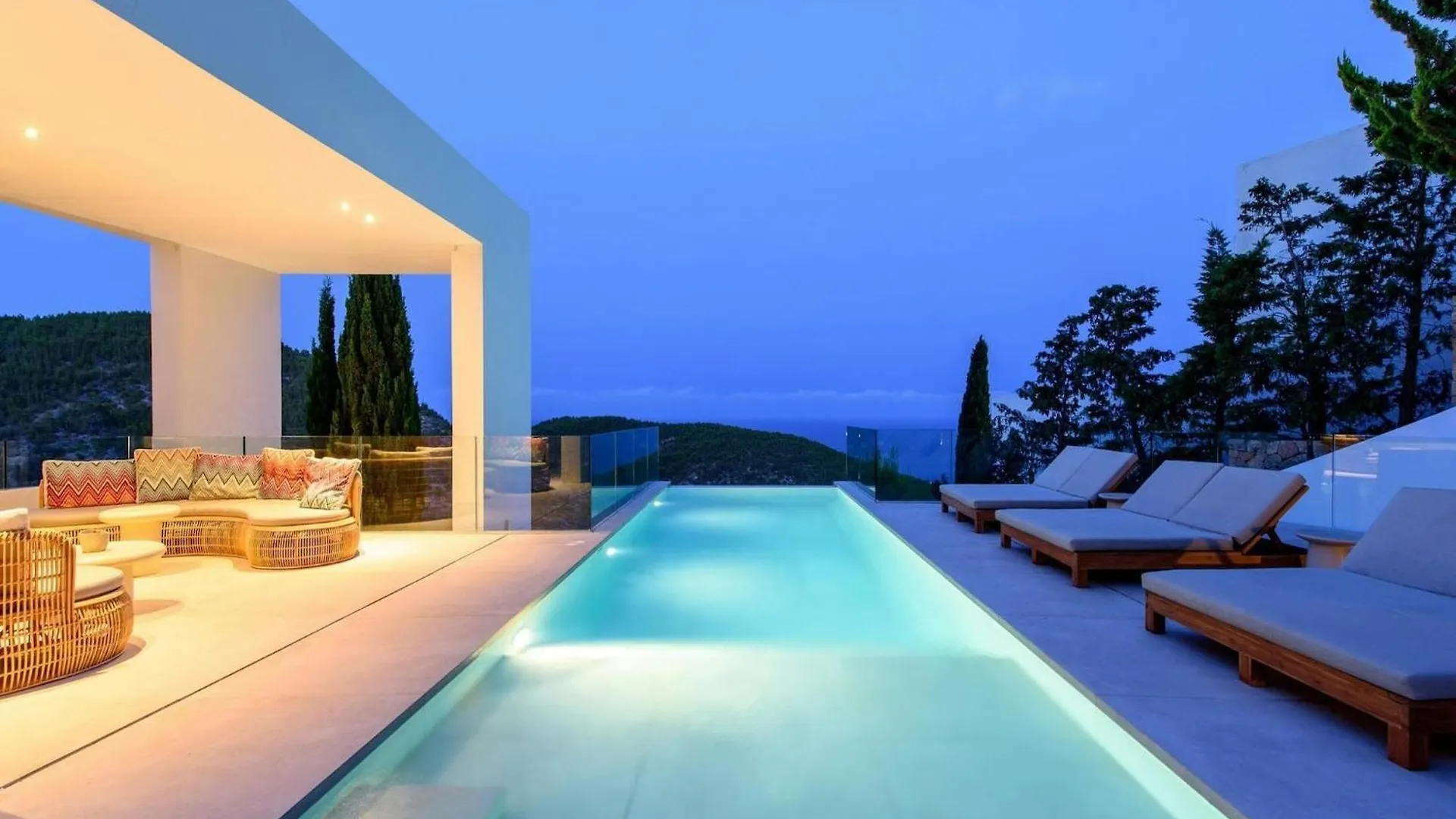 Modern Villa In Santa Eulalia Cala Llonga
